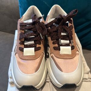 Stylish Women's Sneakers in Brown and Cream